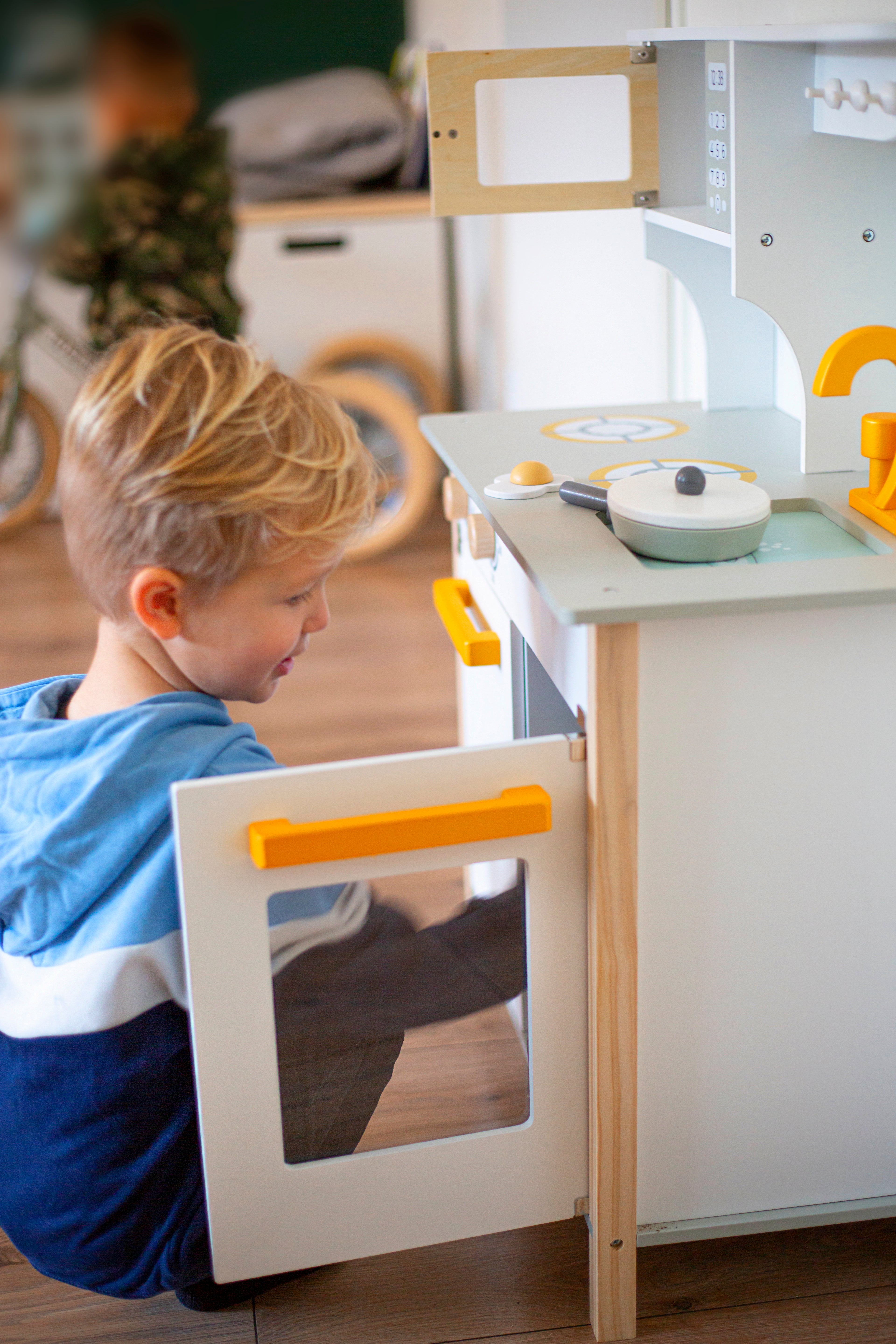 Kinderküche aus Holz