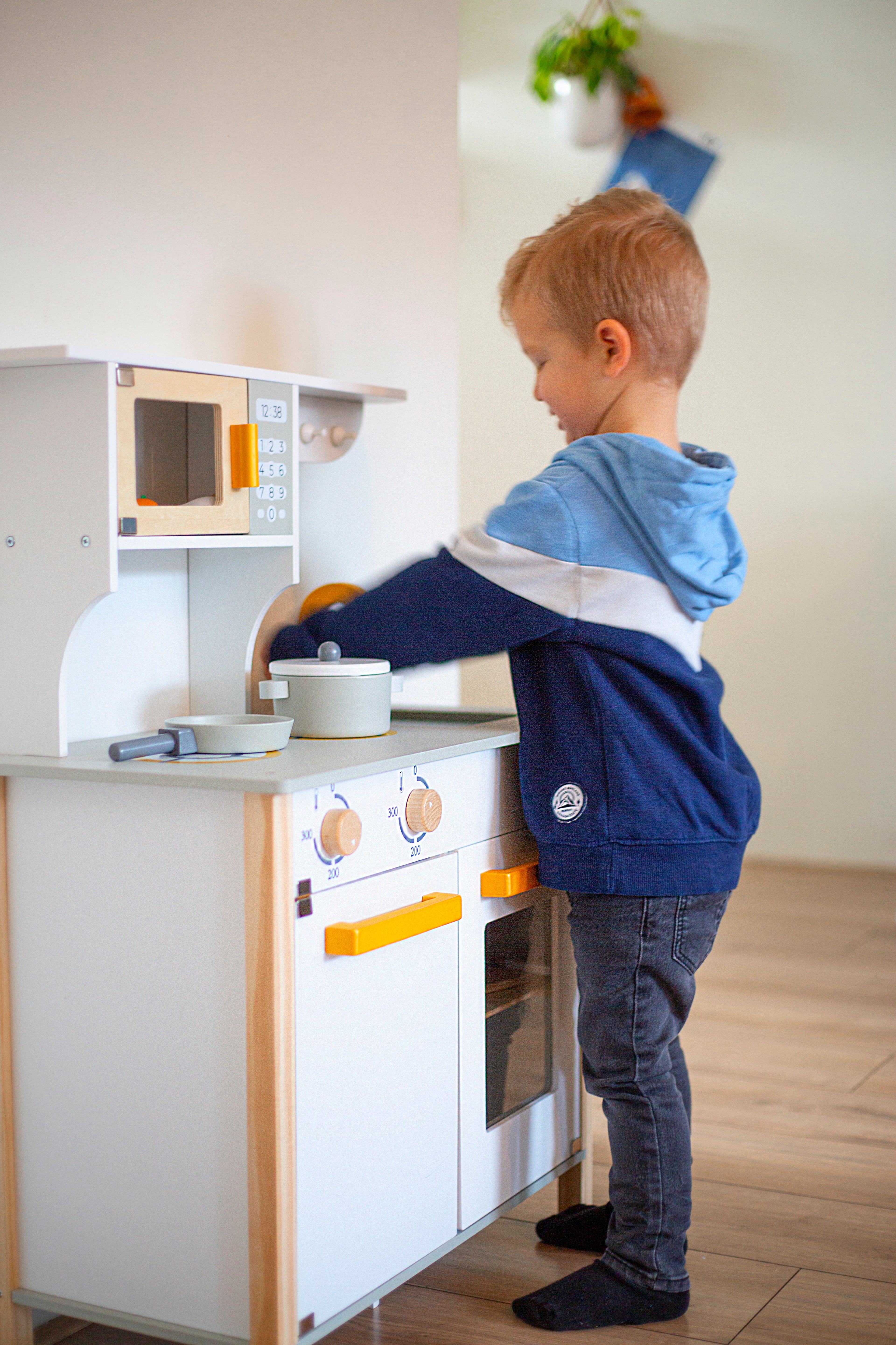 Kinderküche aus Holz