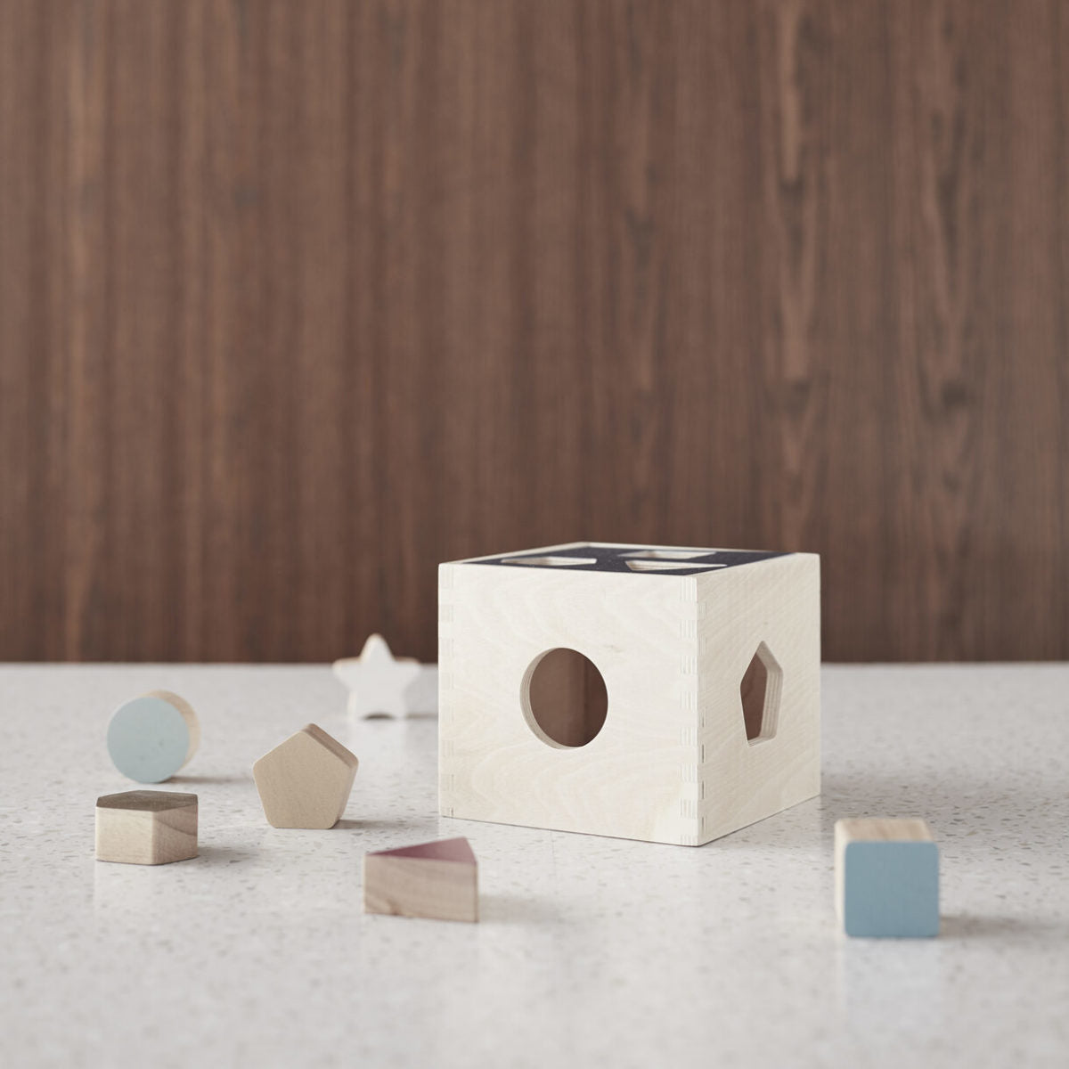 Kid‘s Concept Steckspiel/ Sortierbox  „Aiden“