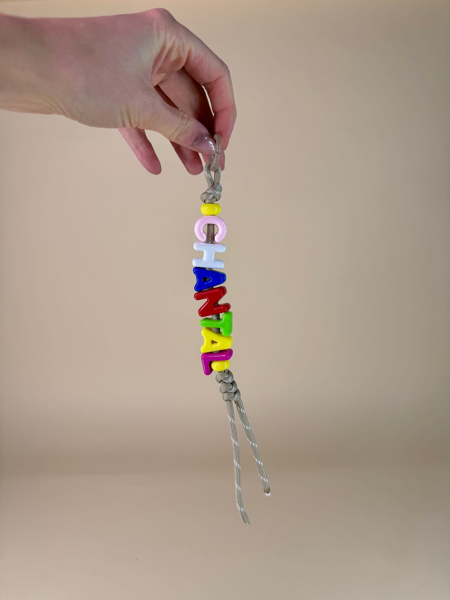 Bunter Schlüsselanhänger mit Namen