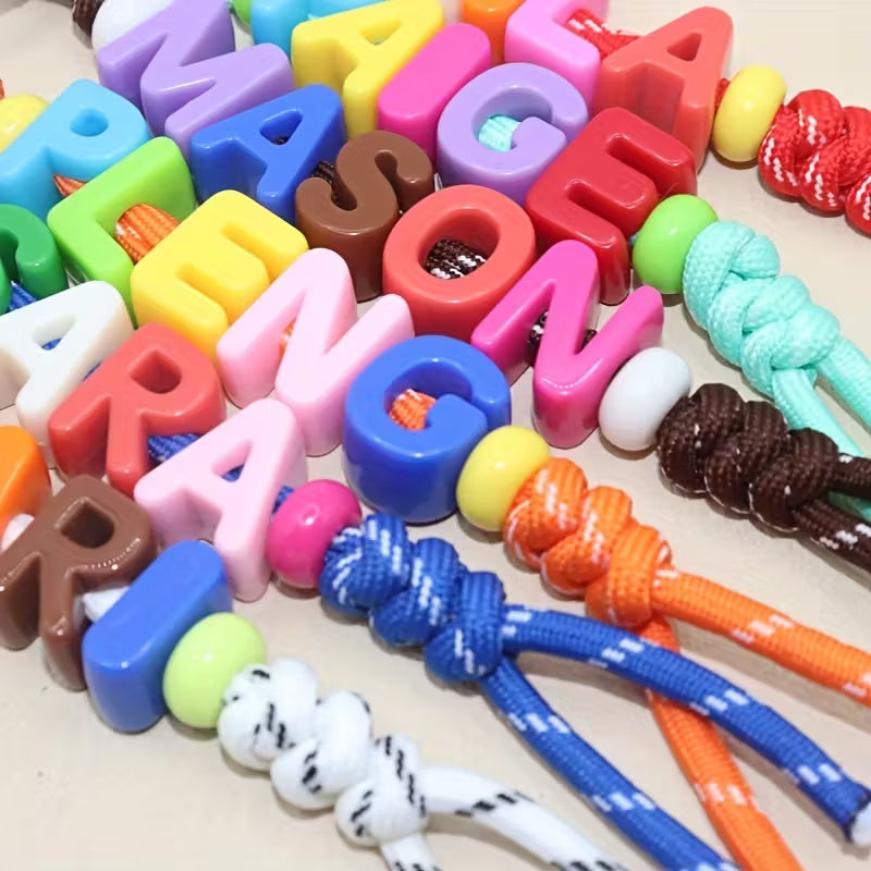 Bunter Schlüsselanhänger mit Namen