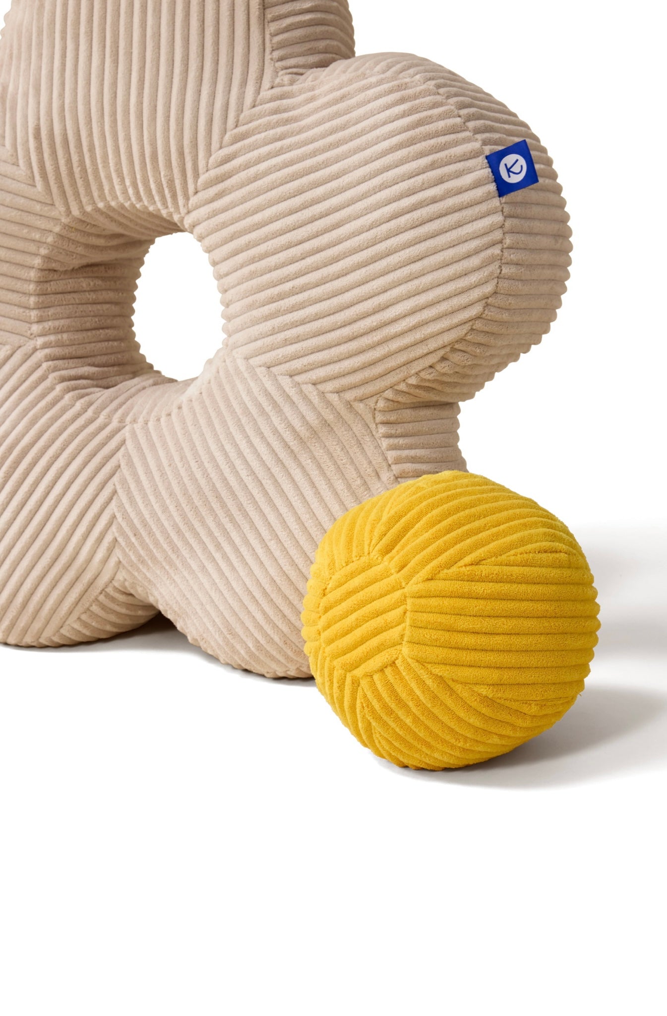 KOOJA Blumen Kissen mit Ball- Kissen ,FLOWER‘