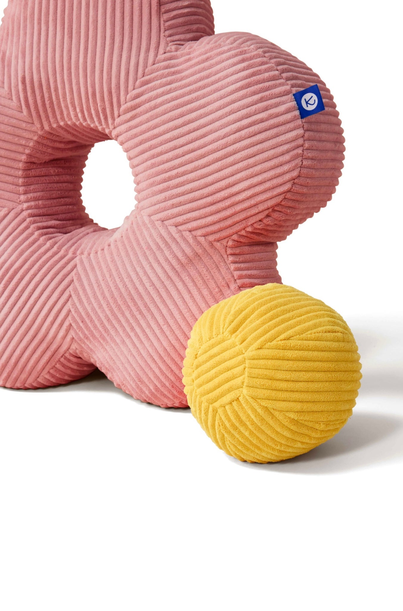 KOOJA Blumen Kissen mit Ball- Kissen ,FLOWER‘