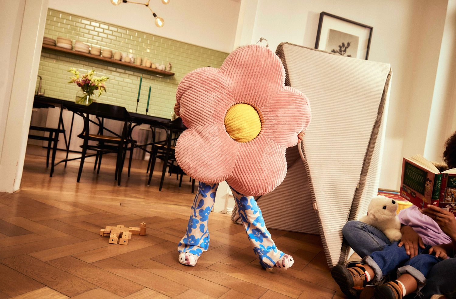 KOOJA Blumen Kissen mit Ball- Kissen ,FLOWER‘