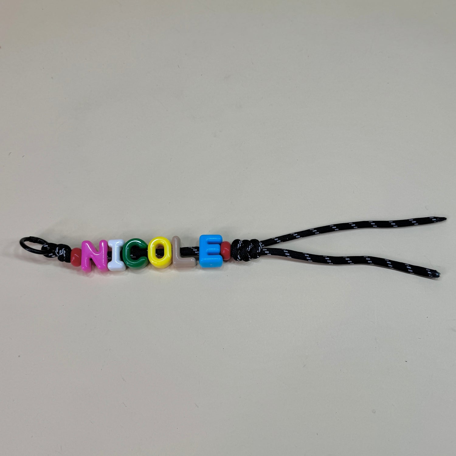 Bunter Schlüsselanhänger mit Namen