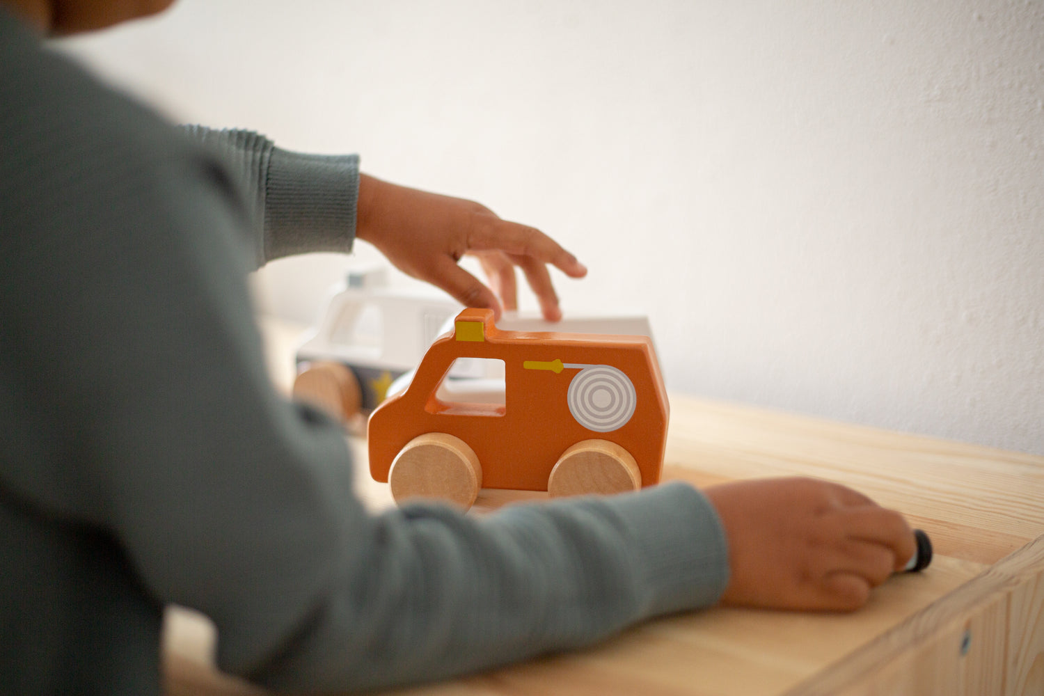 Feuerwehrauto aus Holz