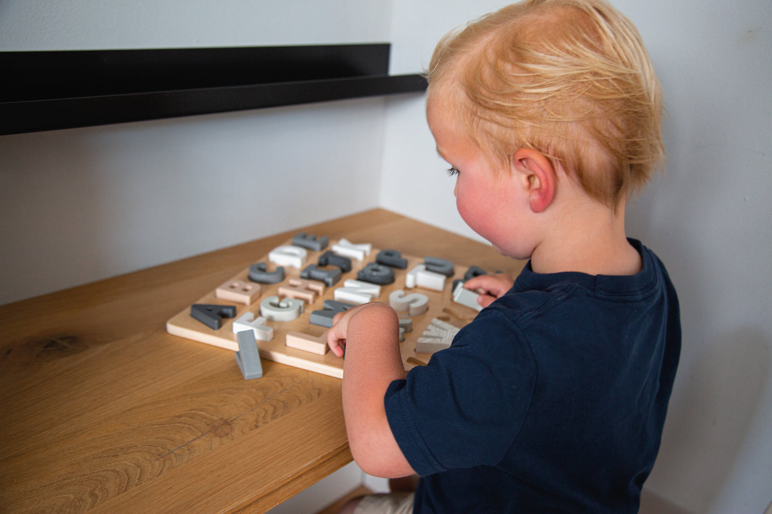 Alphabet-Puzzle-Board aus Holz