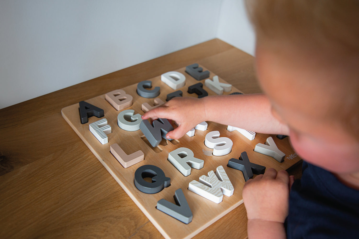Alphabet-Puzzle-Board aus Holz