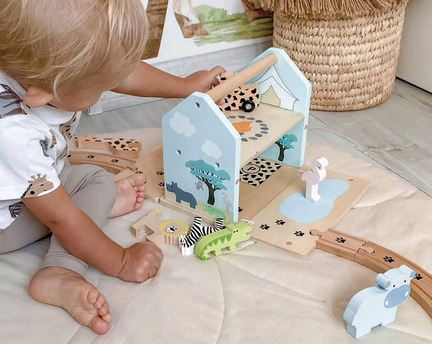 JaBaDaBaDo Safari-Set „Go On Safari“ mit Holzgleisen